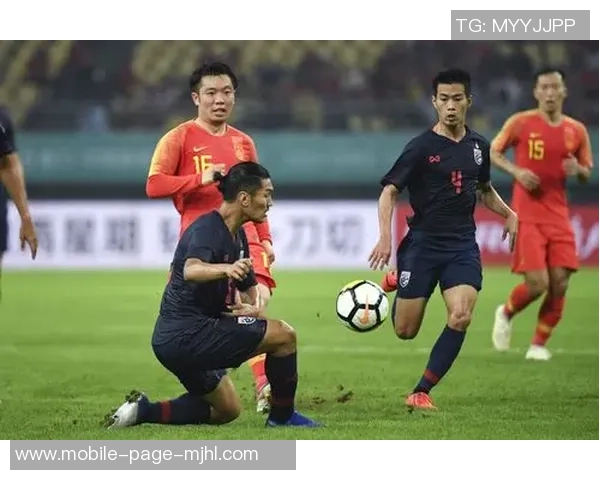 泰国队激烈拼抢频频犯规吃黄牌比赛火药味十足